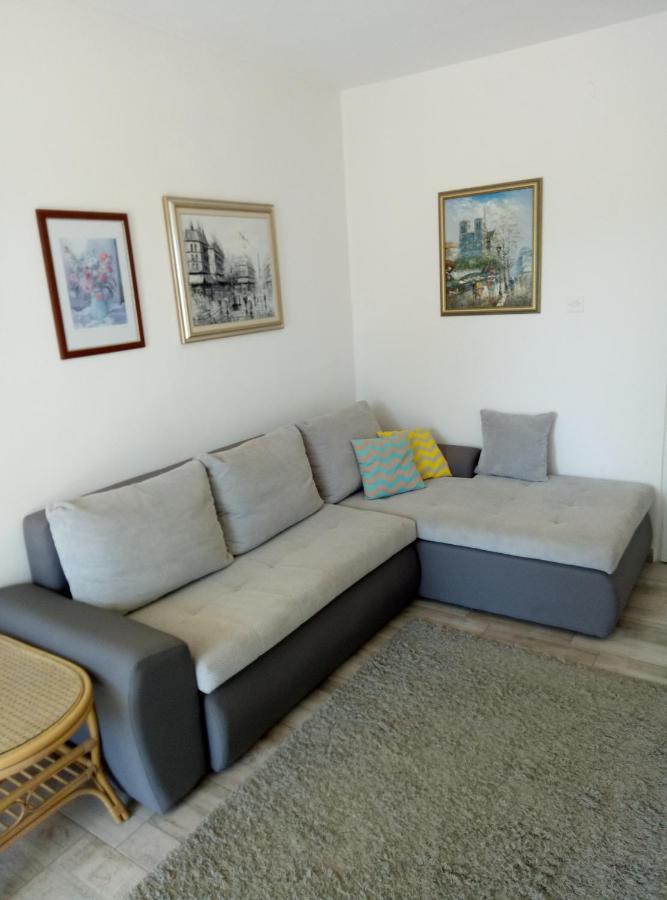 Apartments Tessa 77 เมดูลิน ภายนอก รูปภาพ